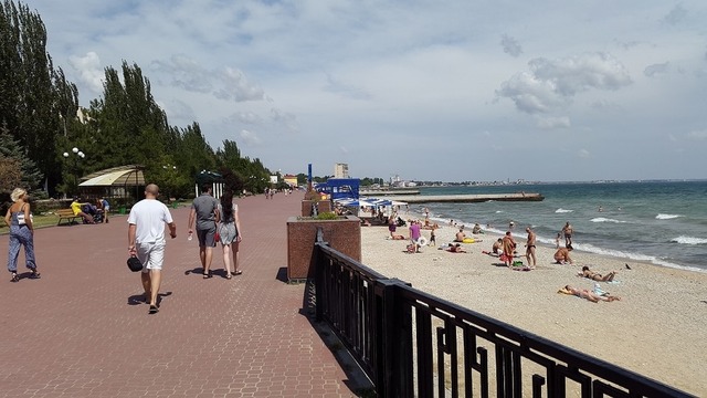 Крымчанин показал "вымершую" при оккупантах Феодосию: фотофакт