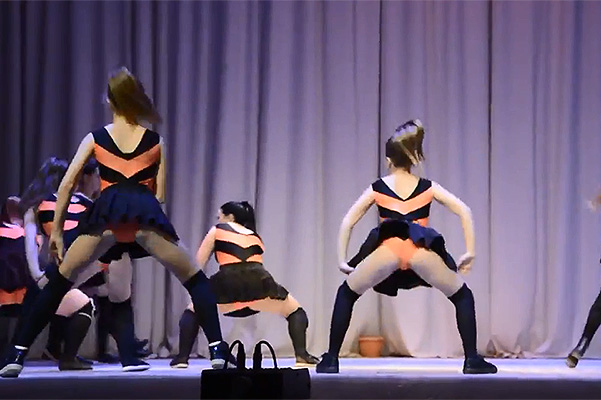 Горячие одесситки своим тверком утерли нос оренбургским "пчелкам" (видео)