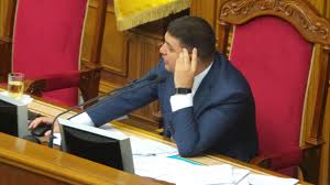 Гройсман похизувався в парламенті новим годинником Apple Watch