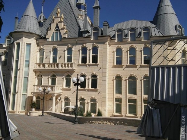 Ущерб от визита активистов в «Замок Гарри Поттера» составляет миллион гривен