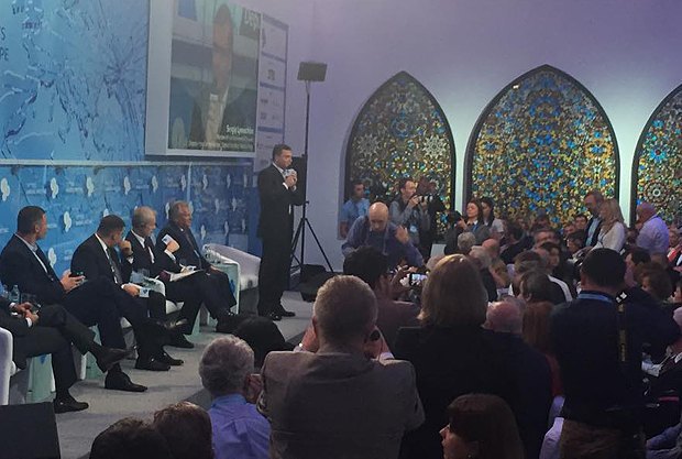 Левочкину не дали объявить минуту молчания по погибшим на Майдане