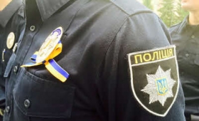 Киевские полицейские получили погоны и "американские" жетоны