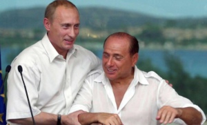 Путин поменяет крымского Аксенова на Берлускони