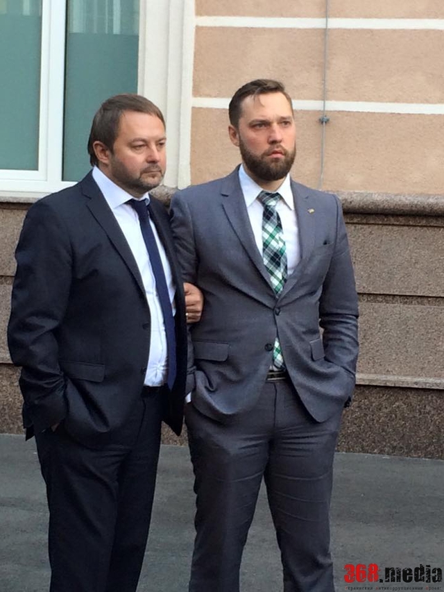 КОРРУМПИРОВАННЫЙ НАЧАЛЬНИК ГОССЛУЖБЫ ЗАНЯТОСТИ НАНЯЛ АДВОКАТА ЗА ДЕНЬГИ УКРАИНЦЕВ