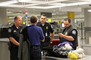 Прибывающим в ЕС украинцам приготовили "красный коридор" – СМИ