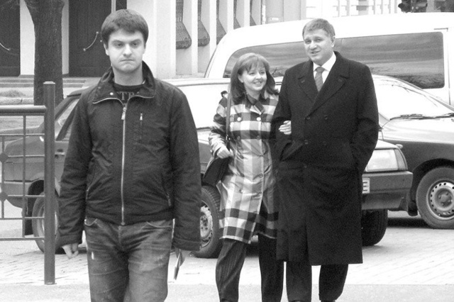 Бизнес-империя Арсена Авакова. Чего не хватает в декларации министра внутренних дел?