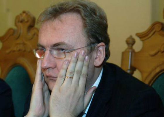 Садовий з дорогою родиною грабують Львів та львів’ян