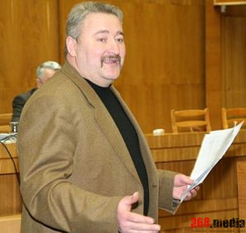 ГЛАВВРАЧ ТЕРНОПОЛЬСКОЙ РАЙОННОЙ БОЛЬНИЦЫ ПРЯЧЕТСЯ ОТ СЛЕДСТВИЯ В МЕДИЦИНСКОЙ ПАЛАТЕ