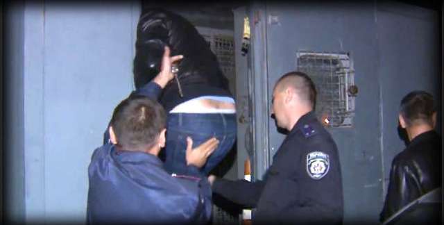 Пасинок Фірташа Калиновський в СІЗО «розважає» слідчих