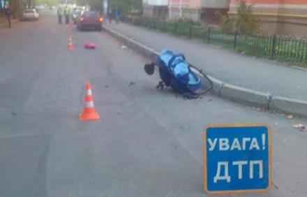 Винничанка, везшая ребенка в авто, сбила двух землячек с детьми в колясках (+фото)