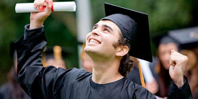 Повышен размер стипендий студентам и ученикам