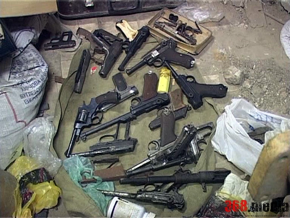 Одесский коллекционер организовал в подвале дома цех по переделке оружия