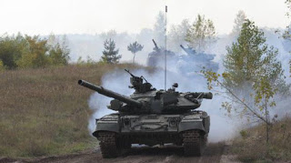 Сепаратисты окружают Мариуполь танками и гаубицами