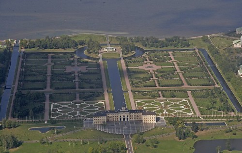 Лучше всего разницу между русскими и украинцами характеризует отношение к начальству