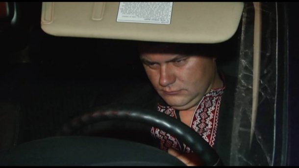 П’яний митник намагався задавити учасників блокади Криму