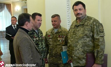 Организовать и возглавить. Как в Киеве объединяли участников АТО