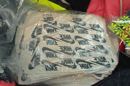 В Одессе обнаружили очередной подпольных цех по пошиву «брендовой» одежды (ФОТО, ВИДЕО)