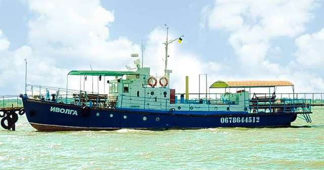 Рятувальники підняли на поверхню затонулий катер «Іволга» (ФОТО)