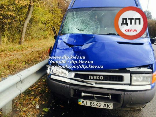 СМЕРТЕЛЬНОЕ ДТП ПОД КИЕВОМ:НА ЖИТОМИРСКОЙ ТРАССЕ IVECO НАСМЕРТЬ СБИЛ ВОДИТЕЛЯ FIAT