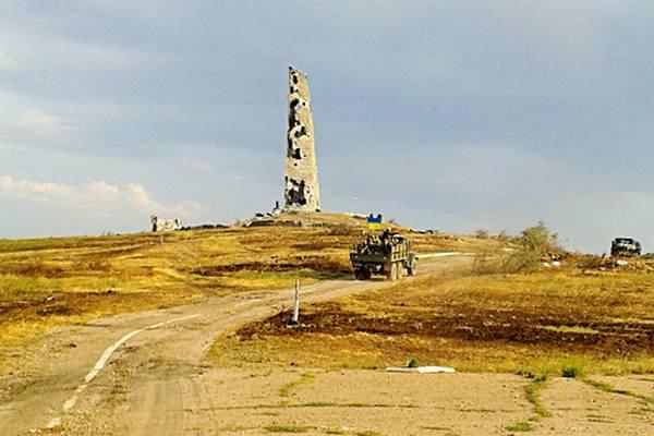 Подвиг совершен. Герои названы. Их семьи — брошены
