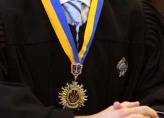 Мантія із цінником