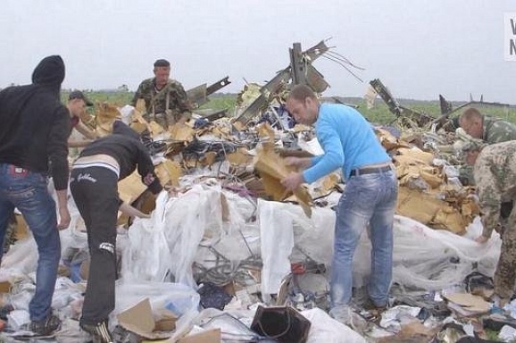 «Боинг» на Донбассе разграбили в течение суток, – Невзоров