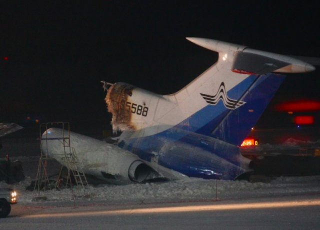 В аэропорту Пулково упал еще один рейс Когалымавиа ФОТО