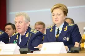 ГПУ витрачає мільйони бюджетних гривень на уніформу, яку прокурори не носять