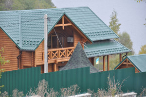 Екс-губернатор Ядуха виявився сусідом судді, який захищав від претензій нерухомість його сина