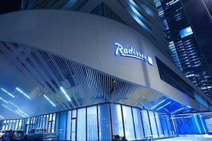 В столице Мали террористы захватили отель и взяли заложников