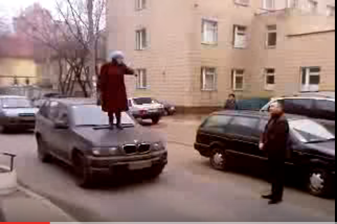 Как научить водителей парковаться, если новая полиция штрафует не всех