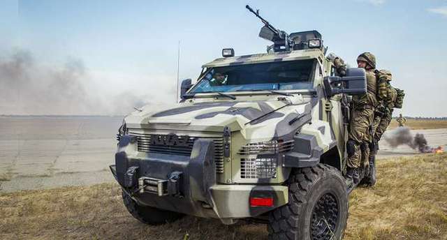 На фабрике под Киевом полиция освободила заложников (ФОТО)