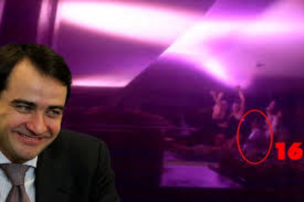 Андрей Павелко — один из предателей-тушек, что собирал титушек