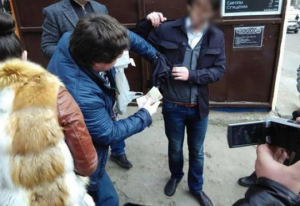 Чиновники горсовета задержаны при получении взятки на Львовщине