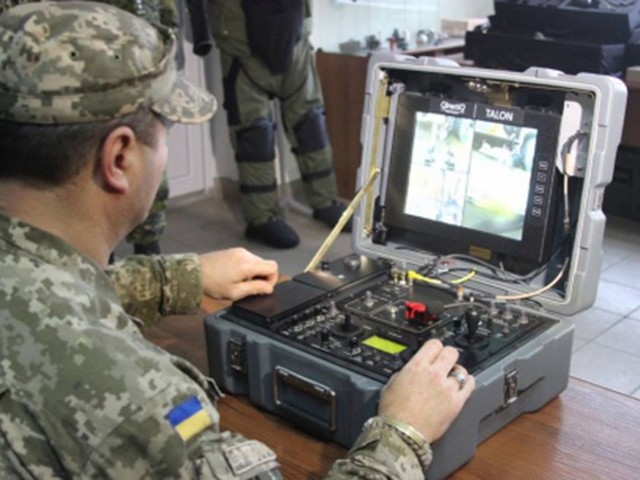 Десант роботів: Як Канада допомагає розміновувати Україну