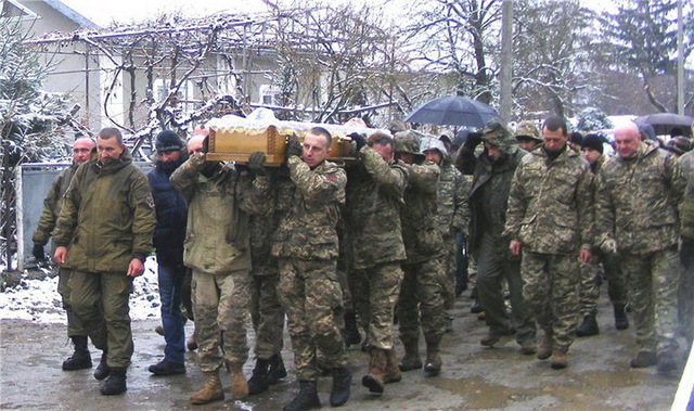 Тлумаччина попрощалася із загиблим на Донбасі Андрієм Фігурним