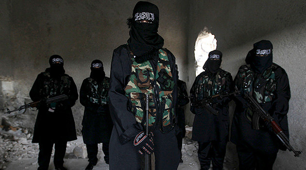 Как террористы ИГИЛ вербуют женщин в Сети?