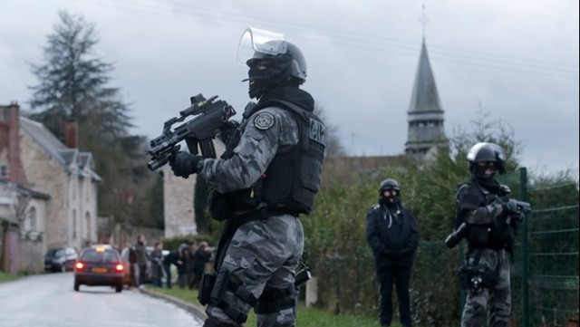 ФРАНЦУЗЫ МЕШАЛИ “ДЕРЕБАНИТЬ” НЕФТЬ: РФ ПРИЧАСТНА К ПАРИЖСКИМ ТЕРАКТАМ, – ПИОНТКОВСКИЙ