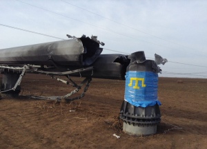 «Укрэнерго» уже отремонтировало подорванные ЛЭП в Крым