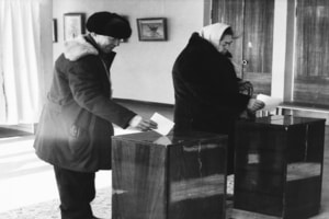 А не пробували УКРАЇНЦІВ в український уряд запрошувати?