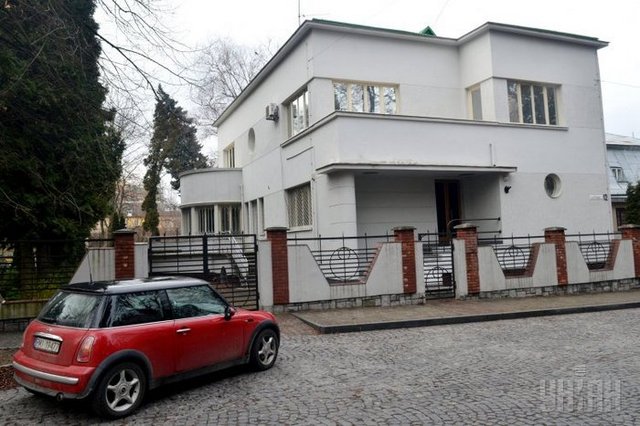 Президентську резиденцію у Львові тихцем продали перед виборами