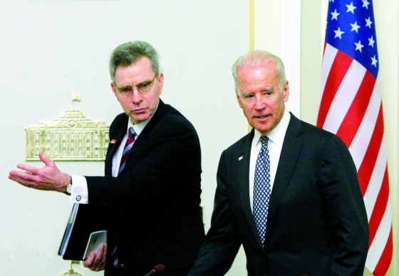 Американці готують заміну Порошенкові та Яценюку