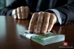 Правоохранители продолжают брать взятки и попадаться при этом