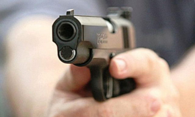 Поліція затримала киянина, який зі зброєю в руках дав відсіч п’яним хуліганам