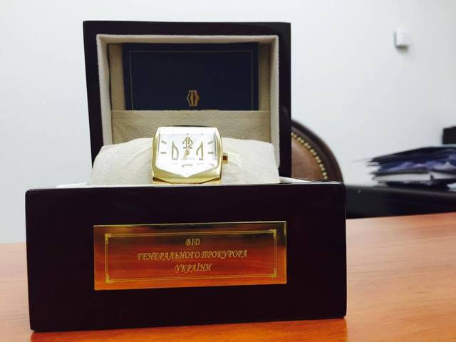 ПЕРСИКОВЫЙ "ГОЛОС ШОКИНА" ПОХВАСТАЛ ИМЕННЫМИ ЧАСАМИ ОТ ГЕНПРОКУРОРА