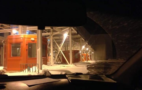 Журналістів каналу "СТБ" восьму годину тримають на прикордонному посту РФ