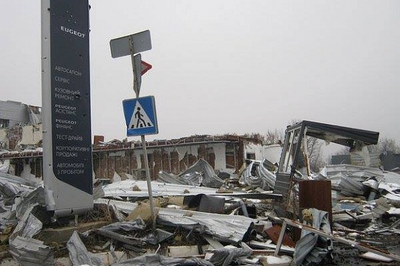 Остатки автосалонов Порше, Митсубиши, Пежо, Тойота и Лексус в Донецке