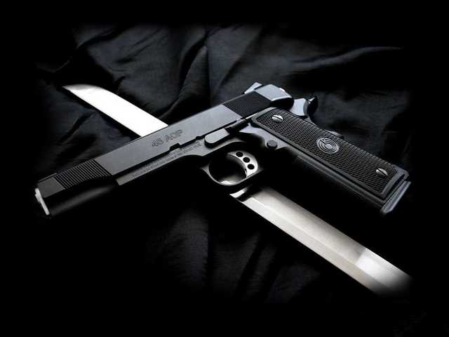 В Киеве на сходке анархистов подстрелили парня