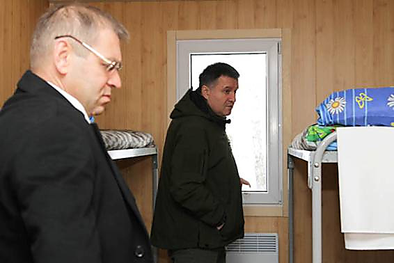 Політичні трупи розкудахатались і лякають доларом по 70 грн