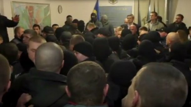 Силовики штурмують прихильників Корбана. Лідер УКРОПу знепритомнів